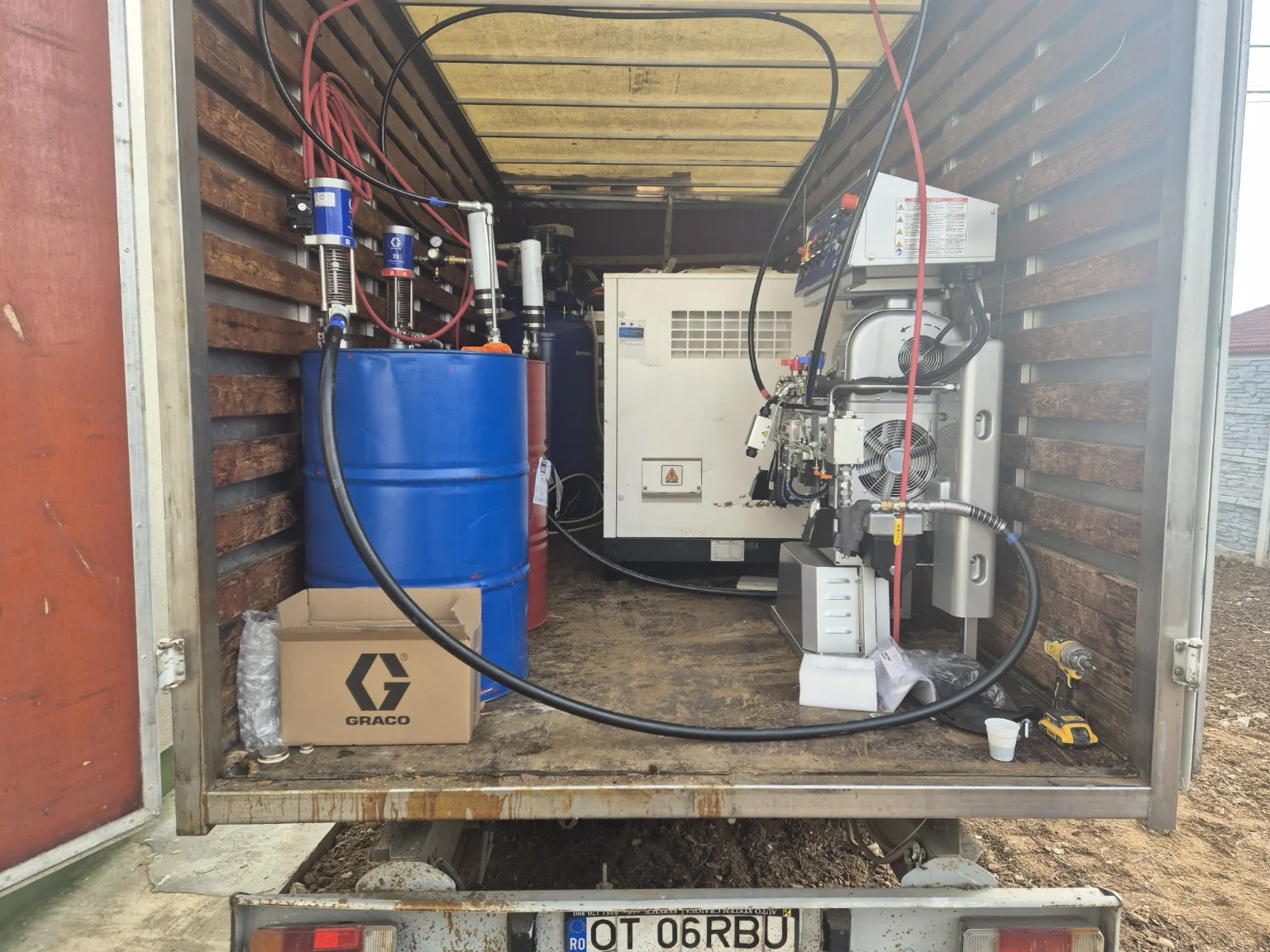 Echipamente profesionale Graco și Gusmer utilizate de Team Construct Oltenia